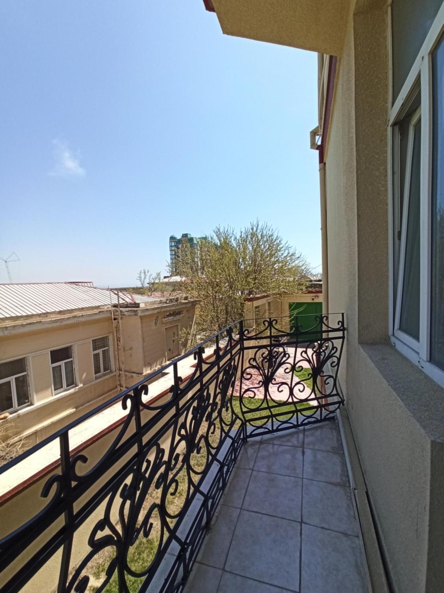 Red Roof Seaview Hotel Баку Экстерьер фото